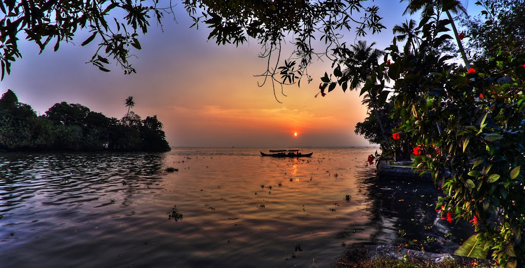 Sunrise Backwater boat Cruise at Cochin and Breakfast with Local Family