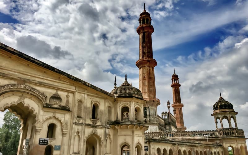 Lucknow -  Teele Wali Mosque Tour of Lucknow