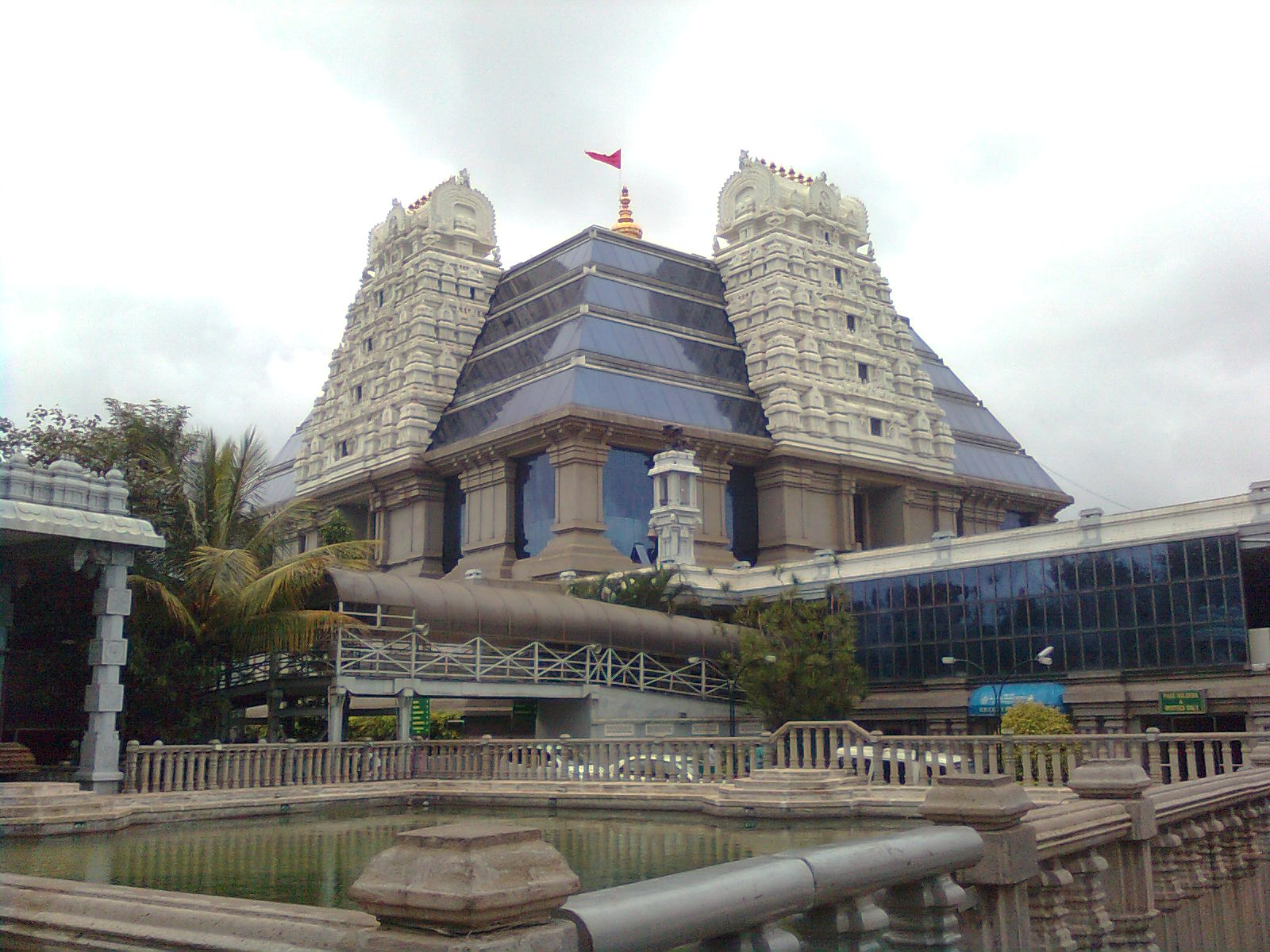 Full day Private tour around Amazing temples of Bengaluru.