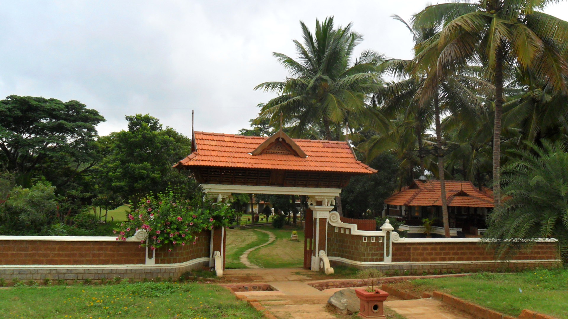 Full day Private tour around Amazing temples of Bengaluru.