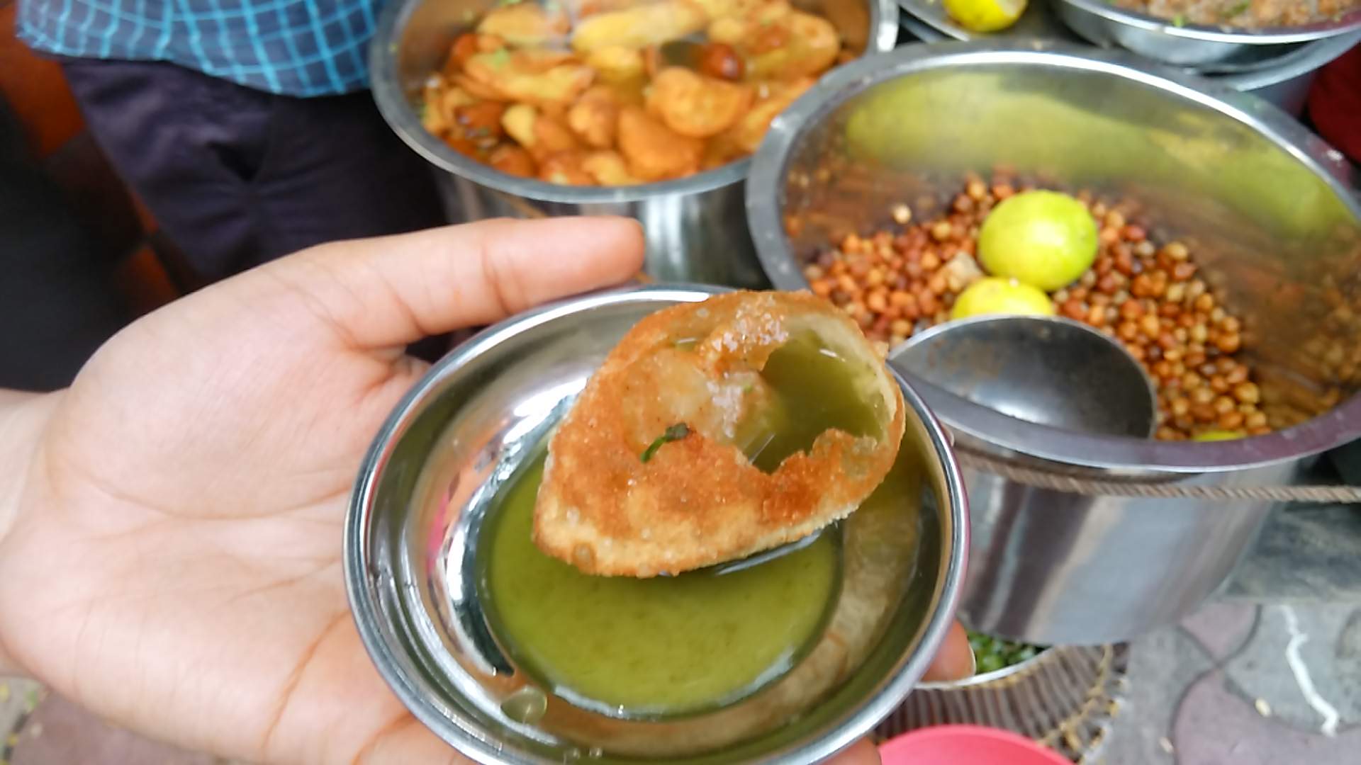 Mumbai : Private Street food walk with Dinner.