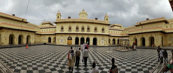 Lucknow - Ayodhya Ramjanmbhumi Tour with Hanuman Garhi