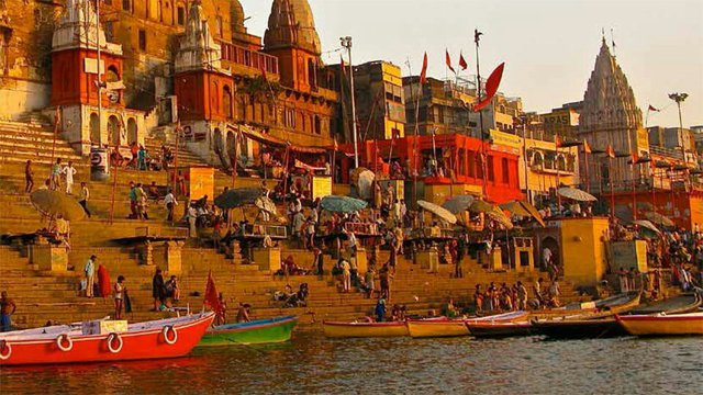 Varanasi: Morning Yoga on the Bank of the Ganga River