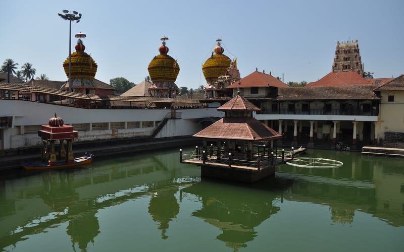 Mangalore - Gokarnanatheshwara Temple with  St. Aloysius Chapel