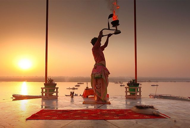 Varanasi: Full-Day Tour of Varanasi, Temples and Aarti