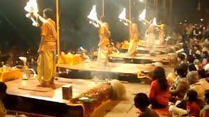 Varanasi: Evening Arti Boat Tour with Dinner