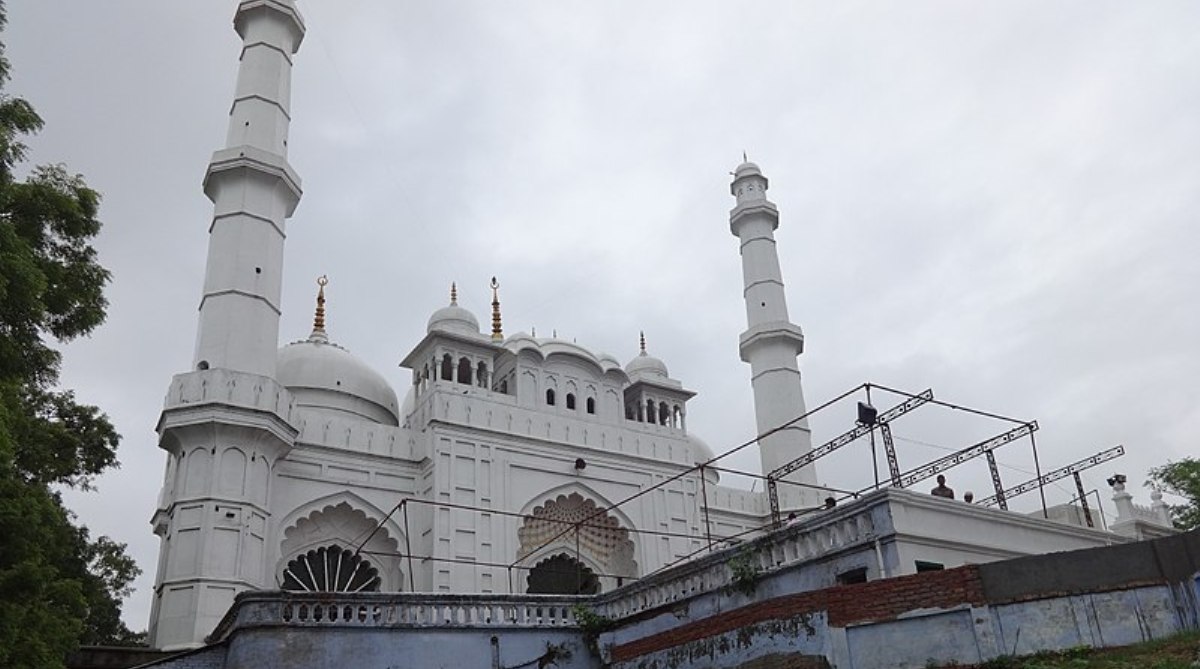 Lucknow -  Teele Wali Mosque Tour of Lucknow