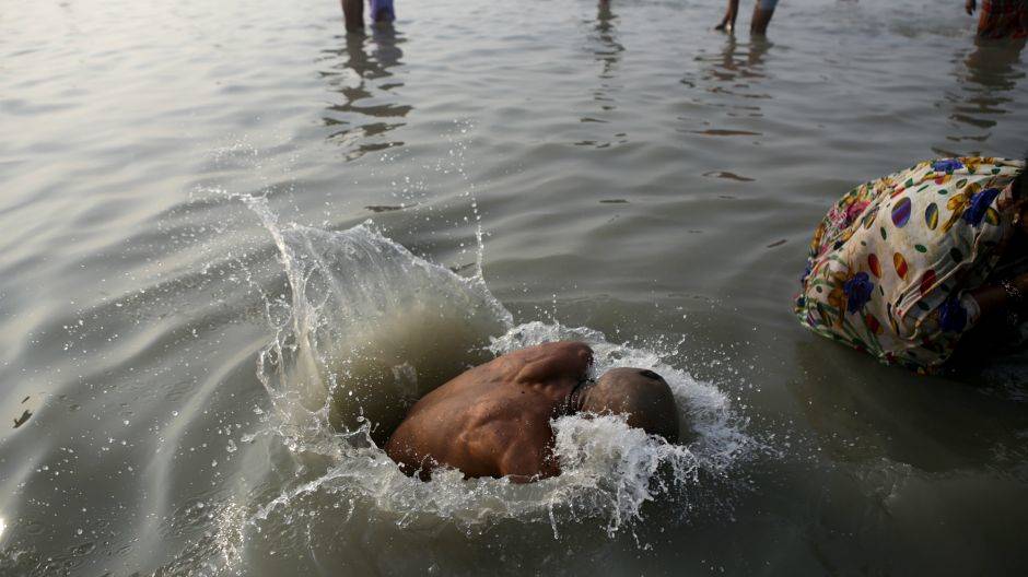 Varanasi:Evening Boat ride Tour with Aarati Ceremony and Dinner