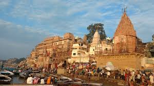 Varanasi: Evening Arti Boat Tour with Dinner