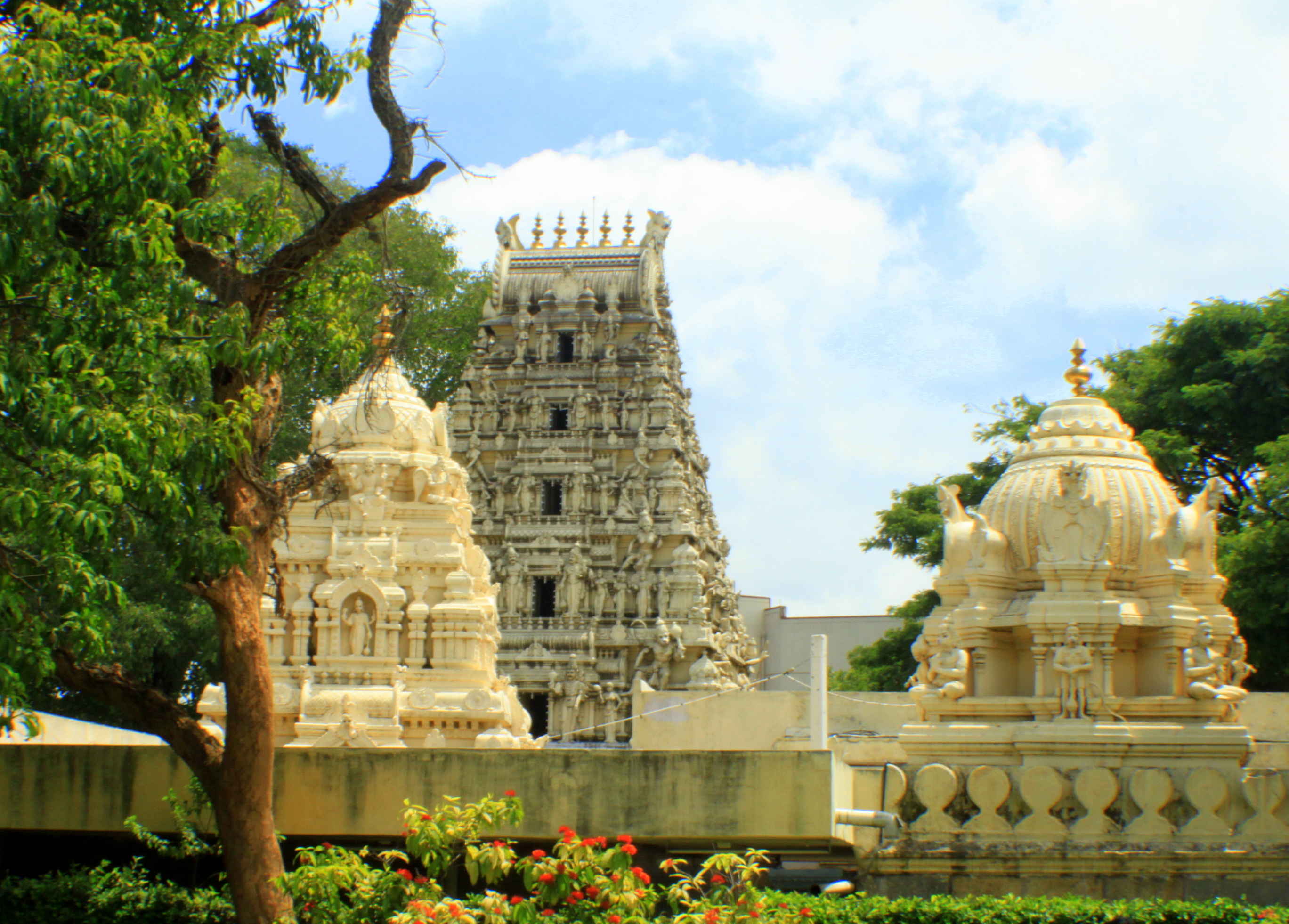 Full day Private tour around Amazing temples of Bengaluru.