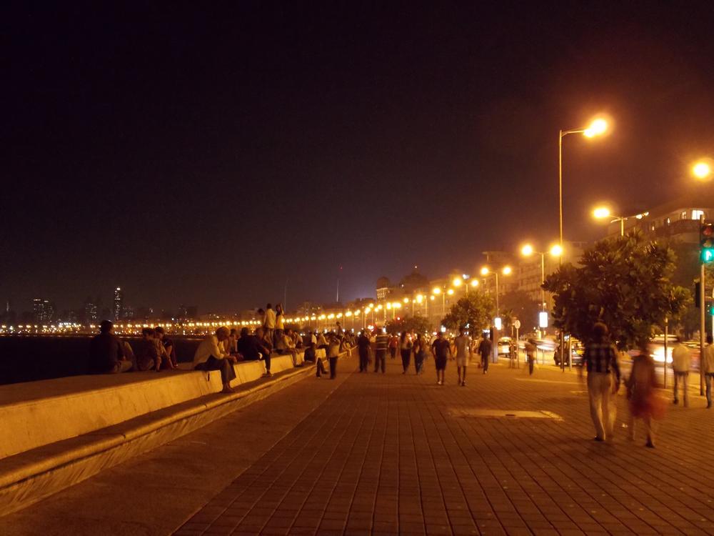 Mumbai : Private Street food walk with Dinner.