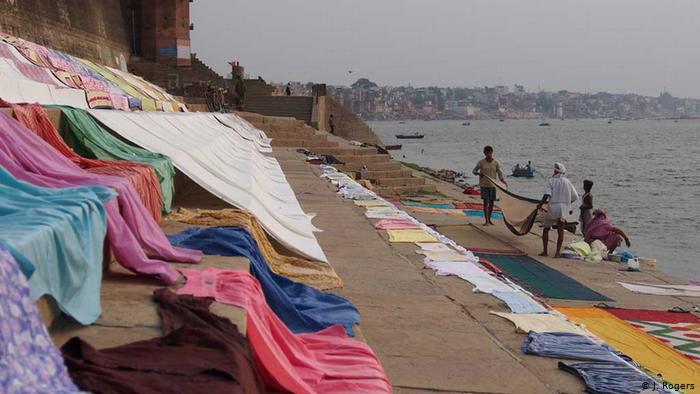 Varanasi:Evening Boat ride Tour with Aarati Ceremony and Dinner