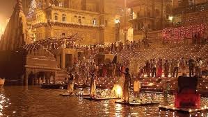 Varanasi: Evening Arti Boat Tour with Dinner