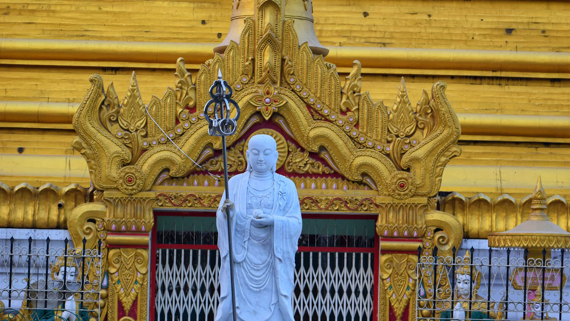 Lucknow - Tour of Kushinagar where Buddha attained Mahaparinirvana