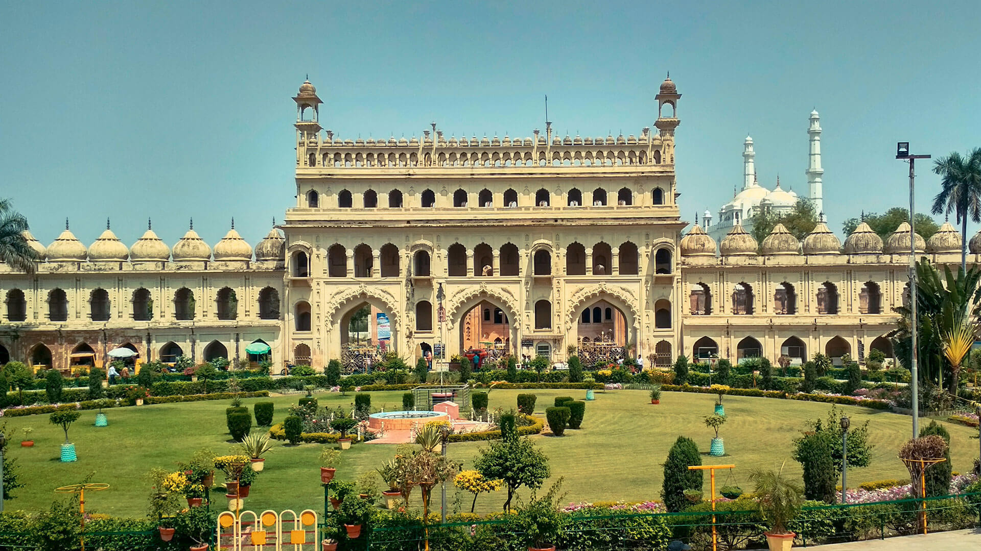 Lucknow - 8 Hours Sightseeing Tour with Chota Imambara