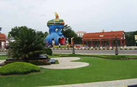 Hyderabad - Tour of Ramoji Film City with Delicious Lunch