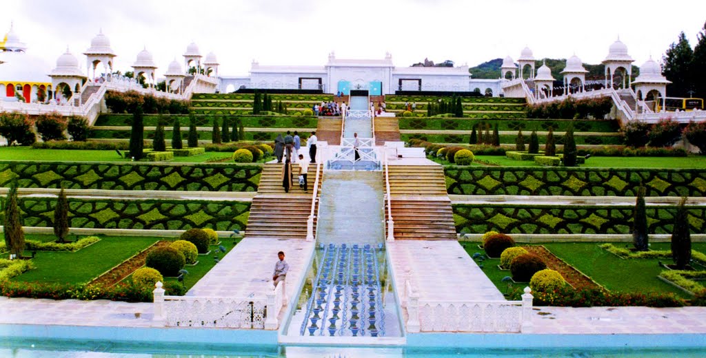 Hyderabad - Tour of Ramoji Film City with Delicious Lunch