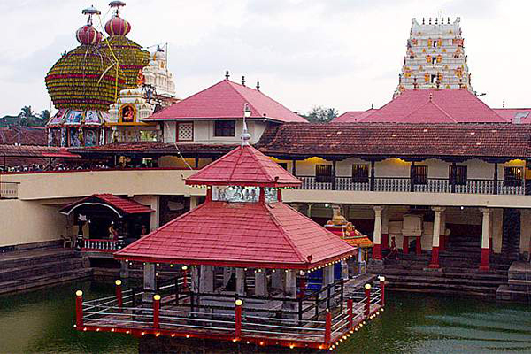 Mangalore - Gokarnanatheshwara Temple with  St. Aloysius Chapel