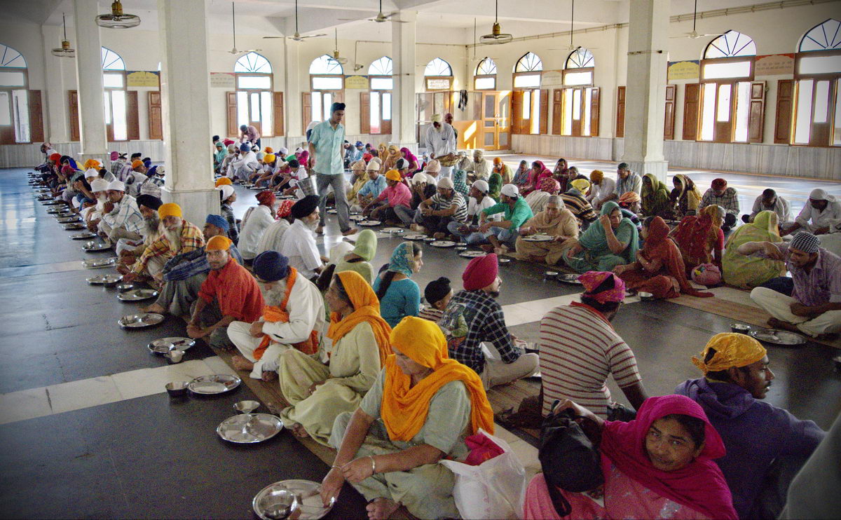 Private Heritage Walk of old Amritsar with visit to Golden Temple.