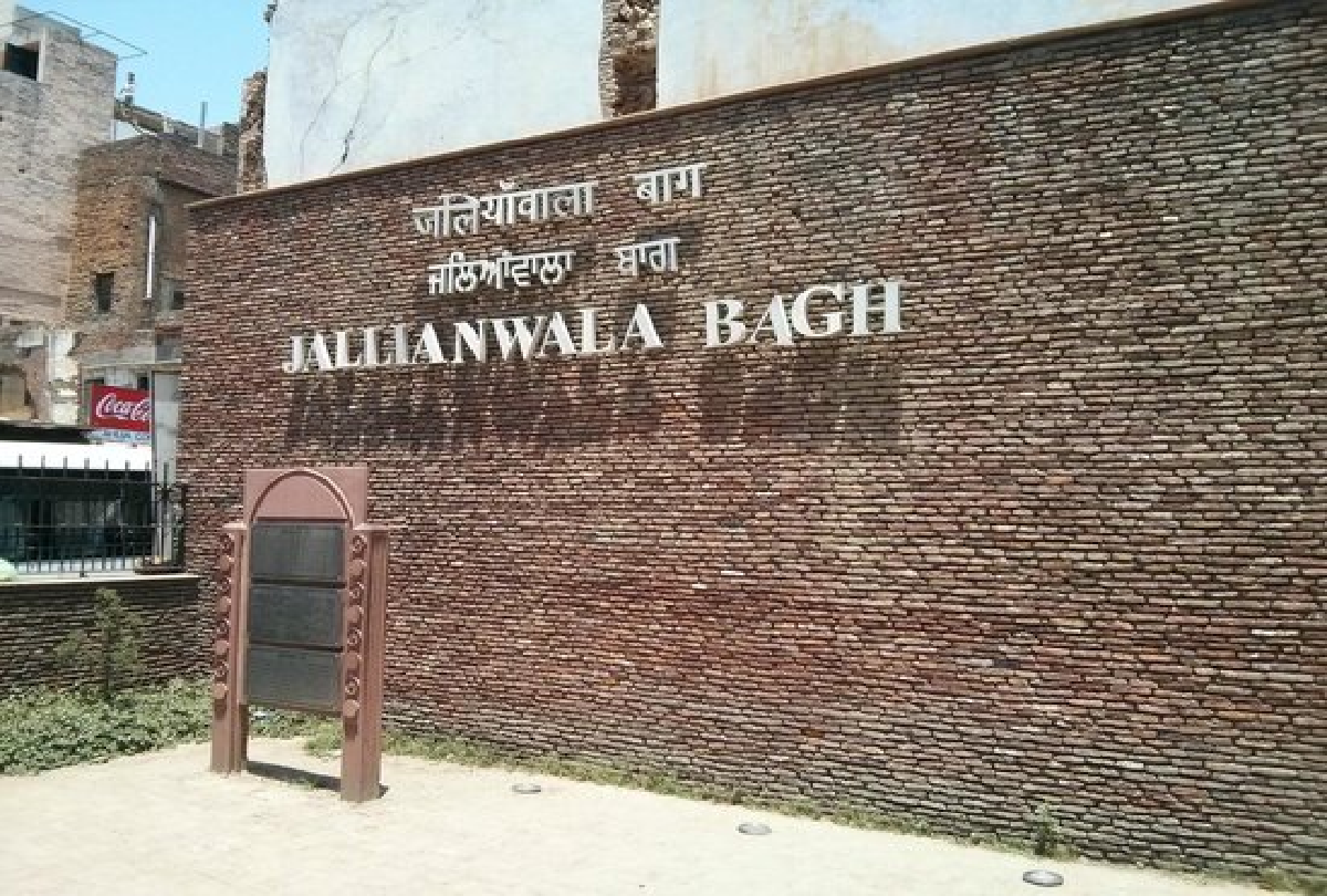 Private Heritage Walk of old Amritsar with visit to Golden Temple.