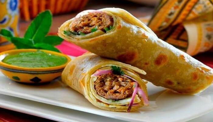 Enjoy Delicious streat food of kolkata