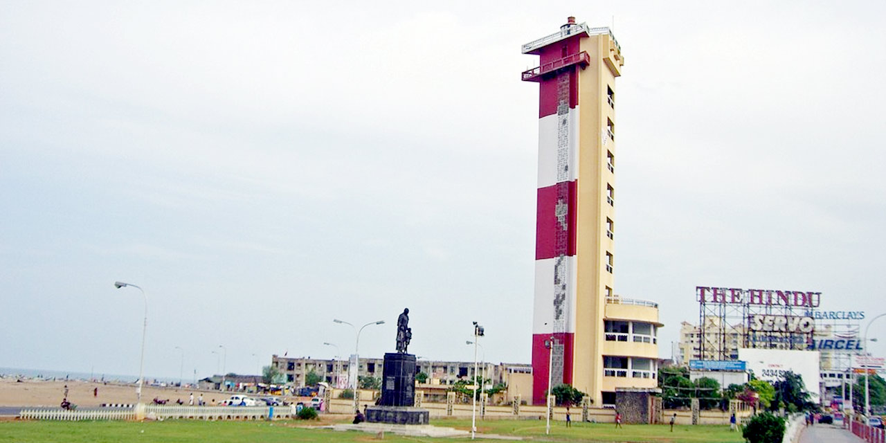 Chennai: Marina Light House Heritage Walk