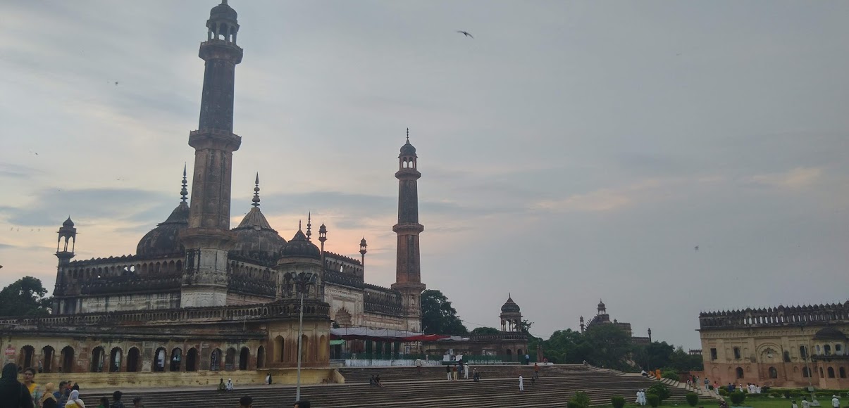 Lucknow -  Teele Wali Mosque Tour of Lucknow