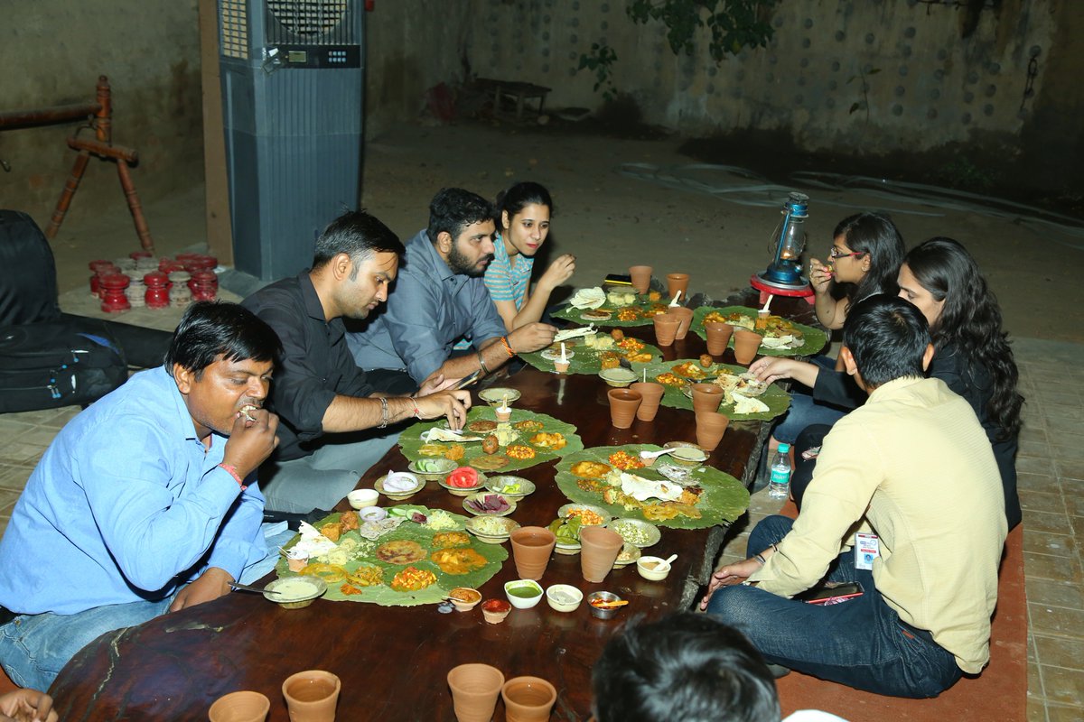 Private Traditional Dinner tour with visit to Vechaar Utensil Museum.