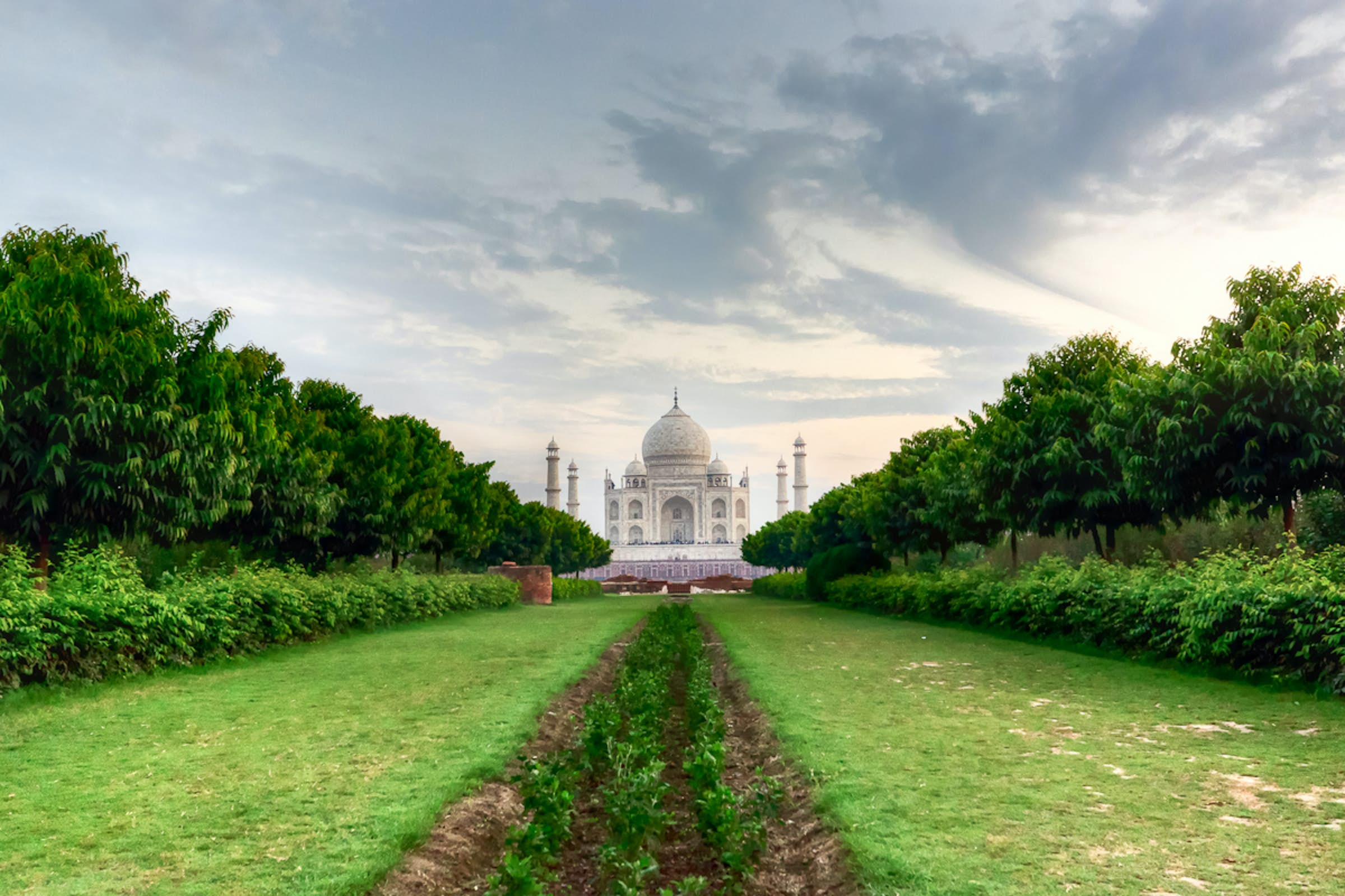 Private Excursion tour to Fatehpur Sikri from Agra with visit to Mehtab Bagh.