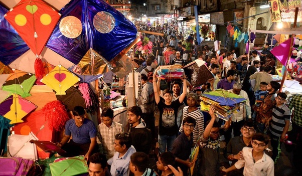 Lucknow - Hazratganj Market Tour