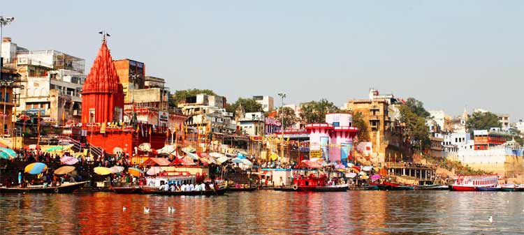 Varanasi: Evening Arti Boat Tour with Dinner