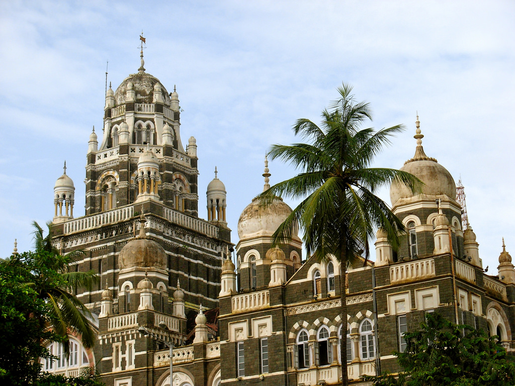 Mumbai- Dhobhi Ghat Private tour with Local Train Ride.