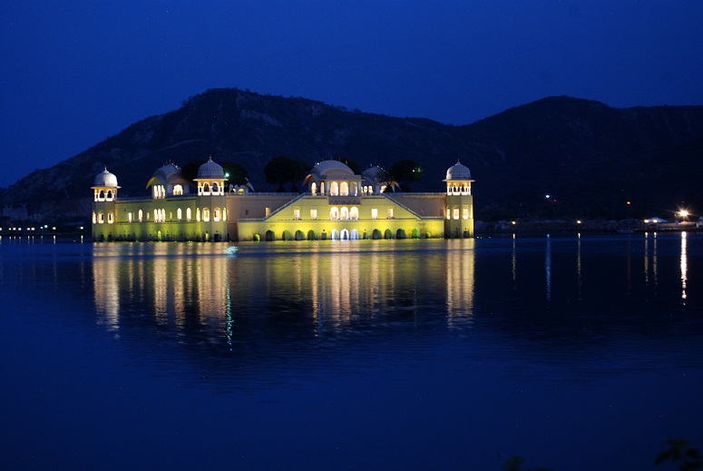 Jaipur - Private Illumination tour in an open Jeep