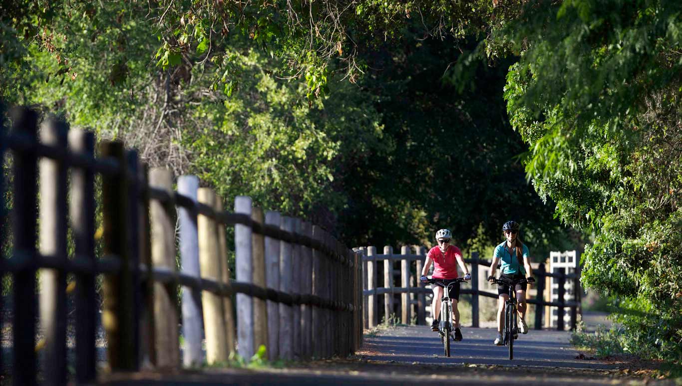 Cycling tour of Pune University complex