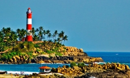 Chennai: Marina Light House Heritage Walk