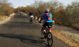 Cycling tour of Pune University complex